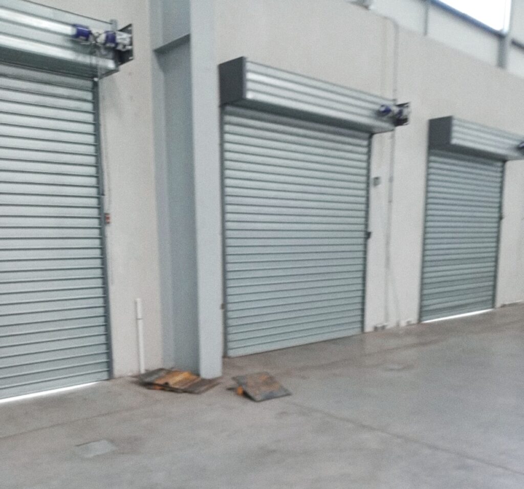 cortinas-metálicas-de-uso-industrial-alto-transito